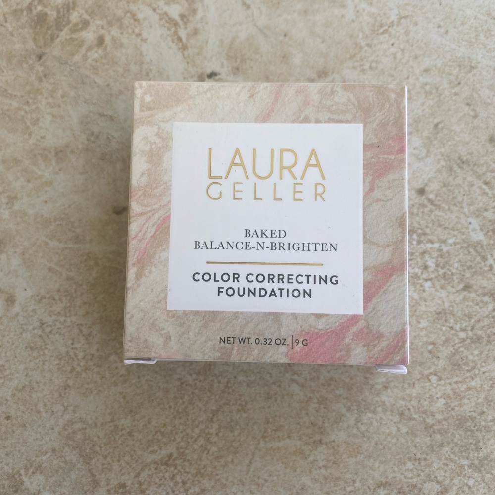 Laura Geller Powder Foundtaion